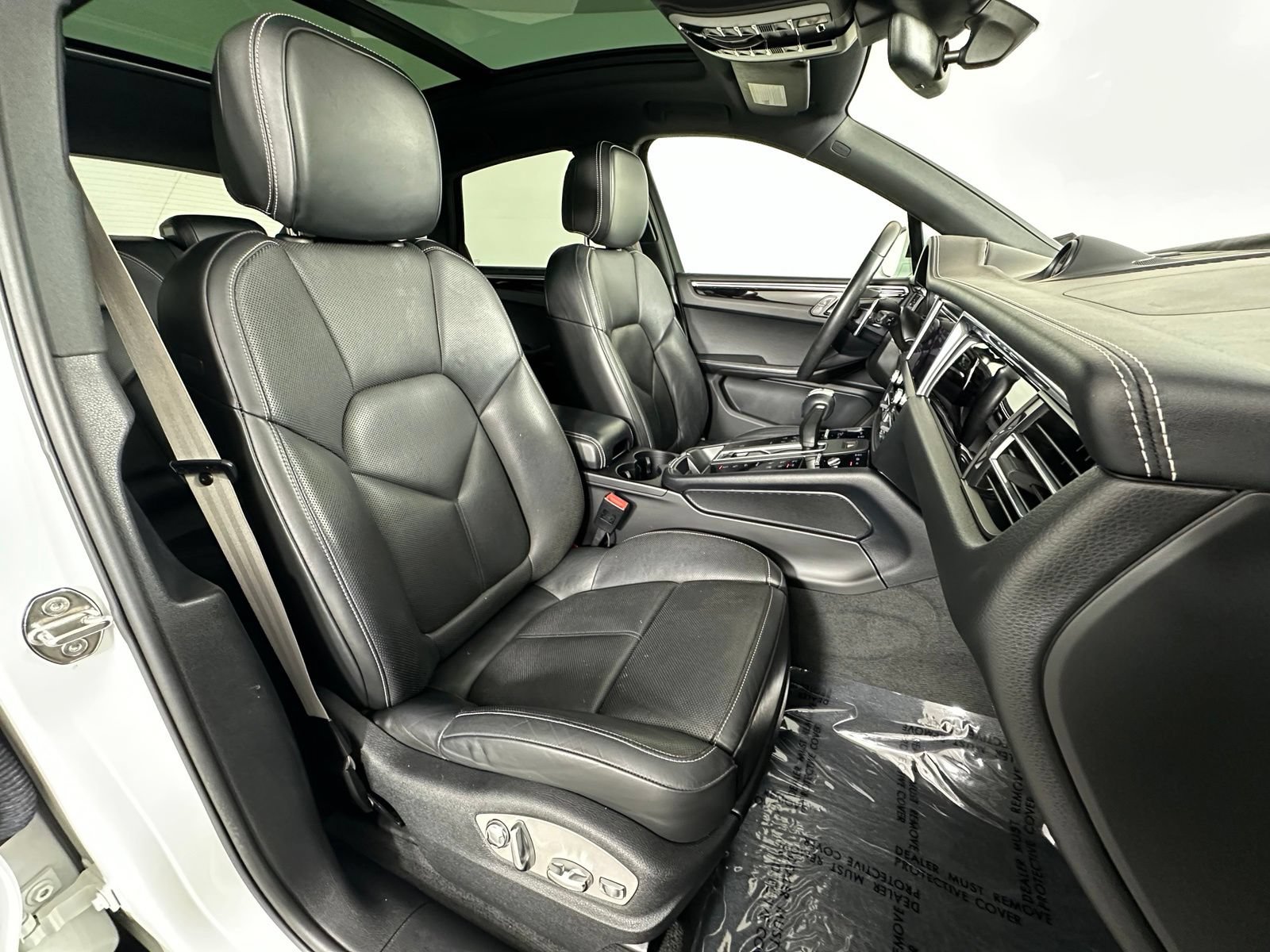 Used 2022 Porsche Macan AWD/4WD image 6
