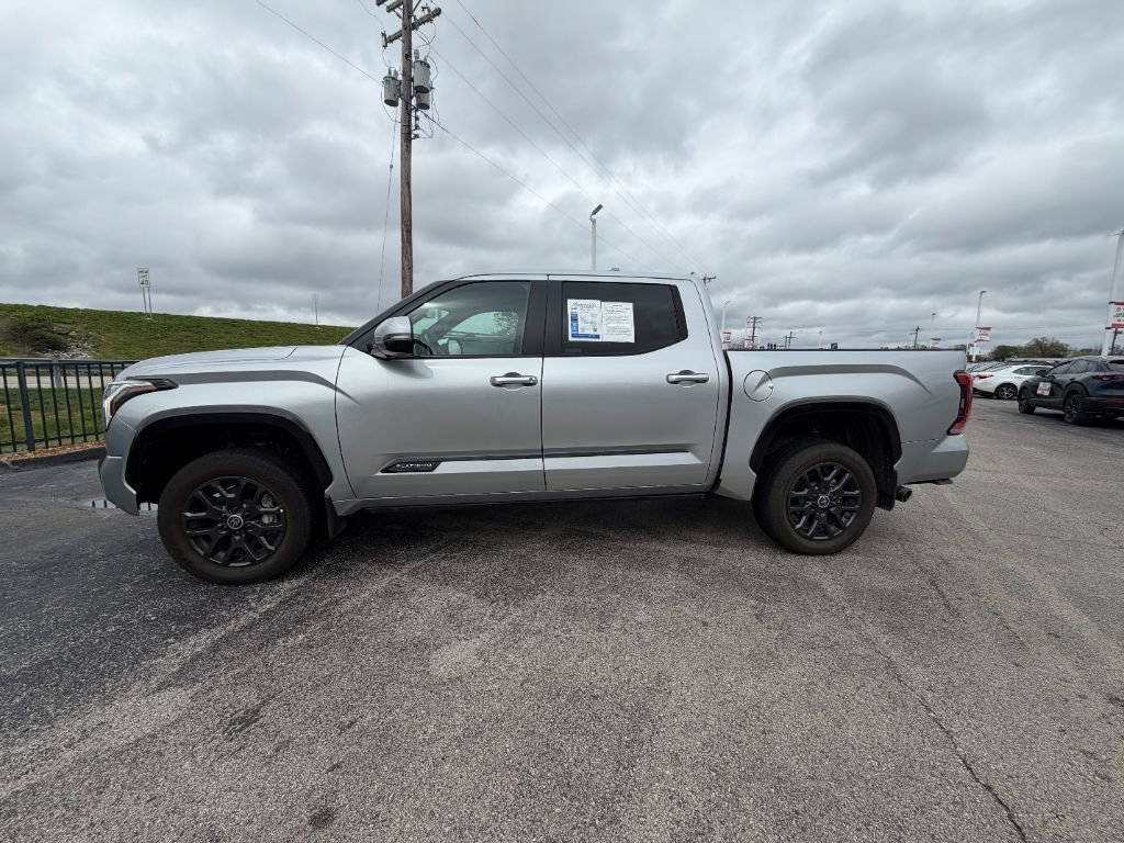 Used 2024 Toyota Tundra Platinum AWD/4WD image 4