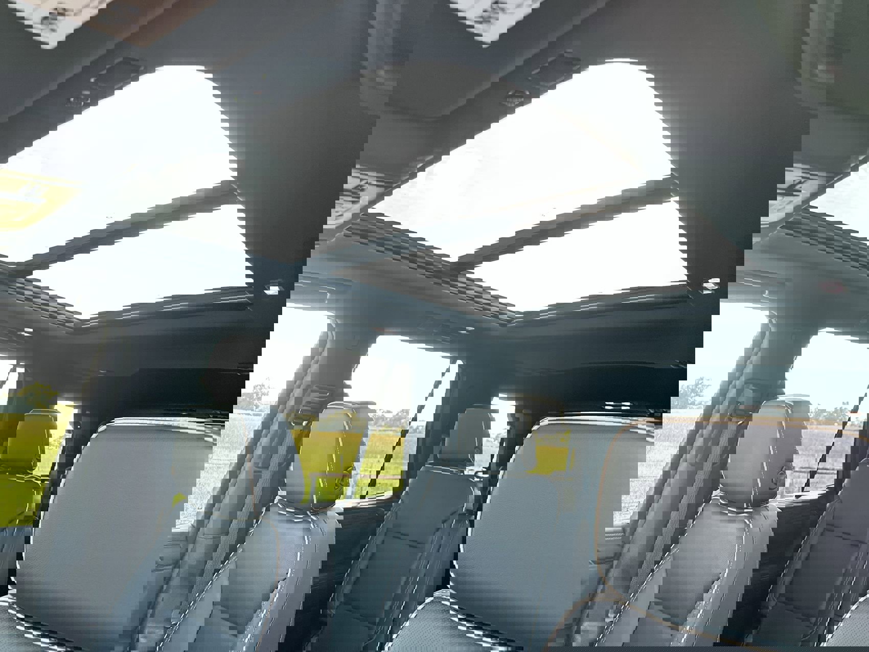 Used 2021 Chevrolet Tahoe Premier w/ Premium Package image 22