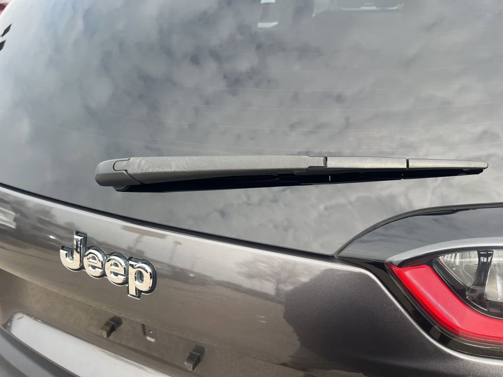 Used 2019 Jeep Cherokee Limited image 38