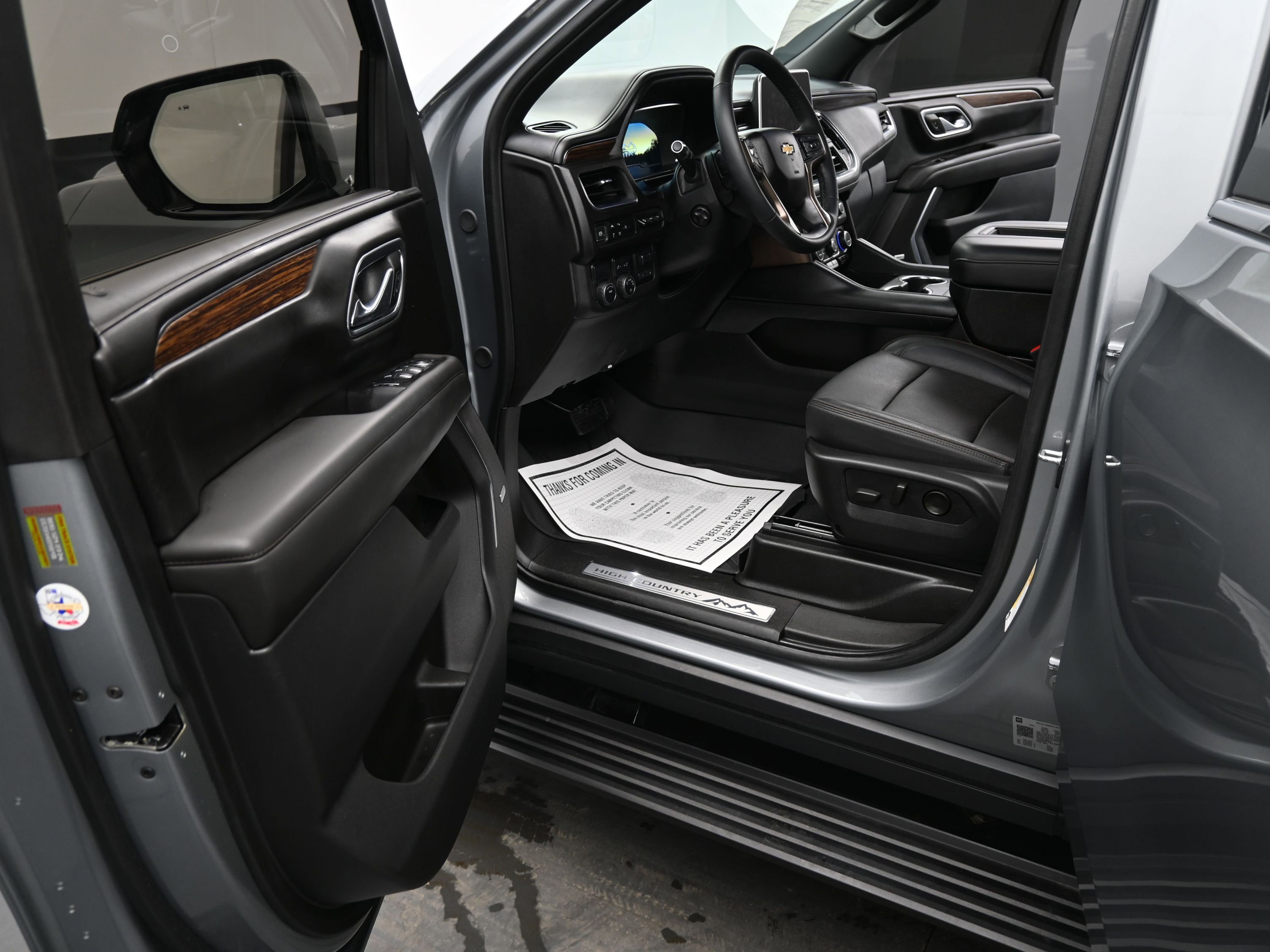 Certified 2024 Chevrolet Tahoe High Country w/ Premium Package image 30