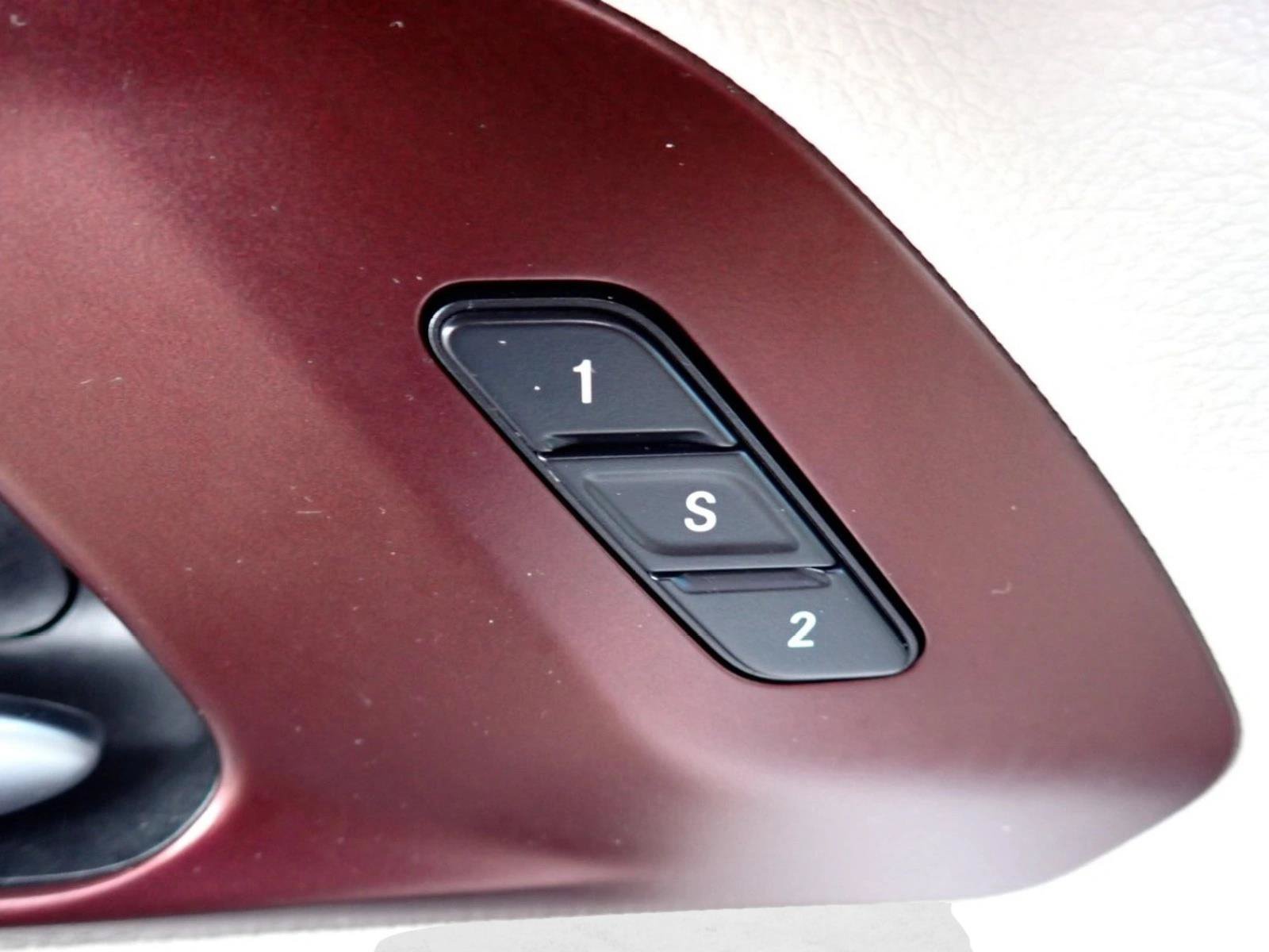 Used 2020 Chrysler Pacifica Limited FWD image 18