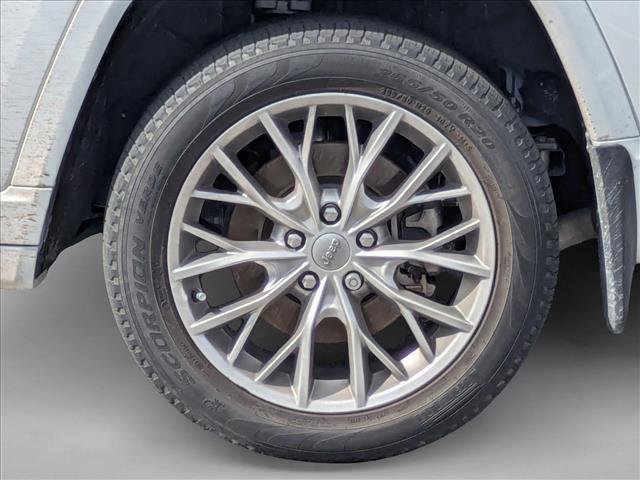 Used 2023 Jeep Grand Cherokee L Summit w/ Luxury Tech Group V image 15