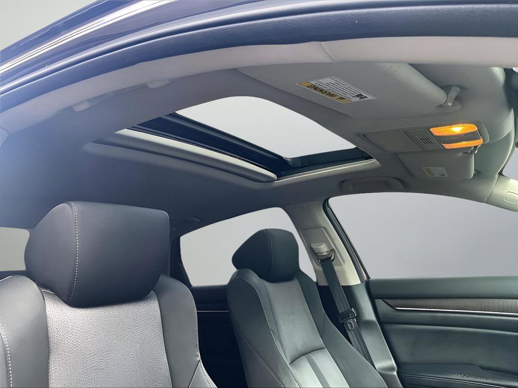 Used 2018 Honda Accord EX image 18