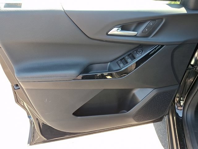 Used 2026 Chevrolet Equinox LT FWD image 9