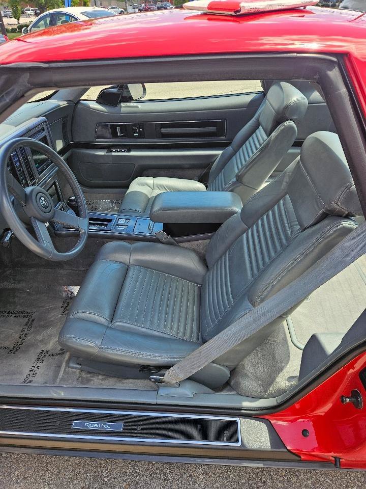 Used 1988 Buick Reatta Coupe FWD image 17