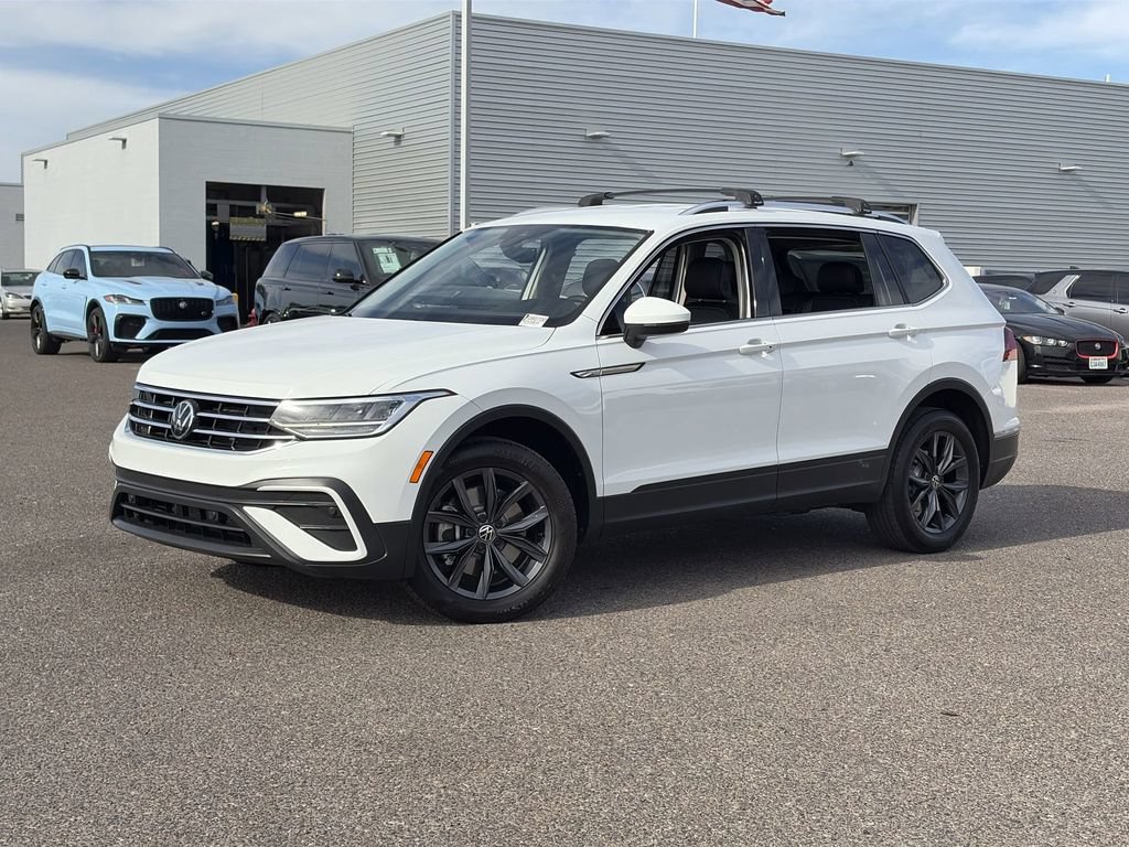 Used 2022 Volkswagen Tiguan SE AWD/4WD image 3