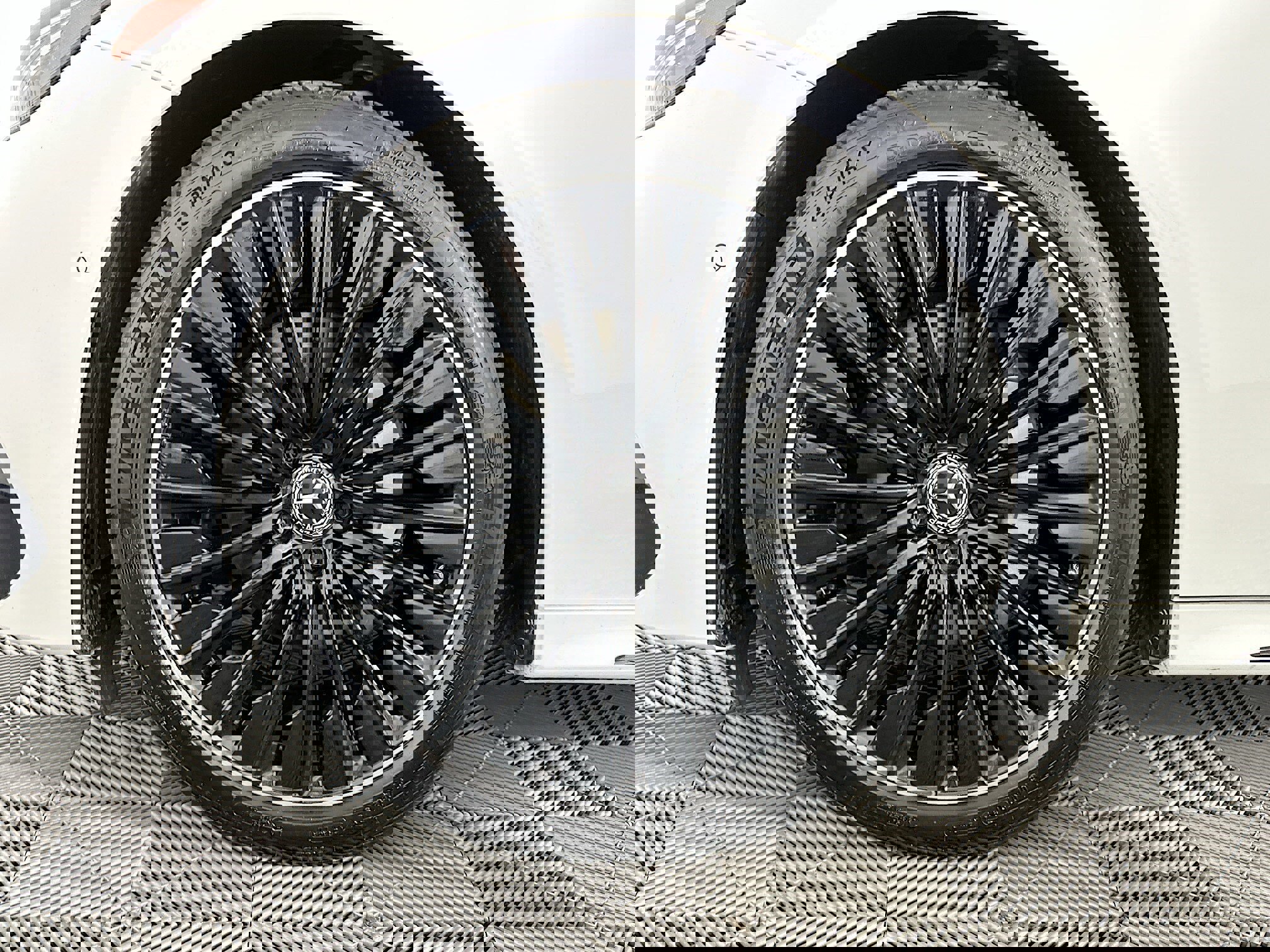 Used 2024 Mercedes-Benz E 350 4MATIC Sedan image 32