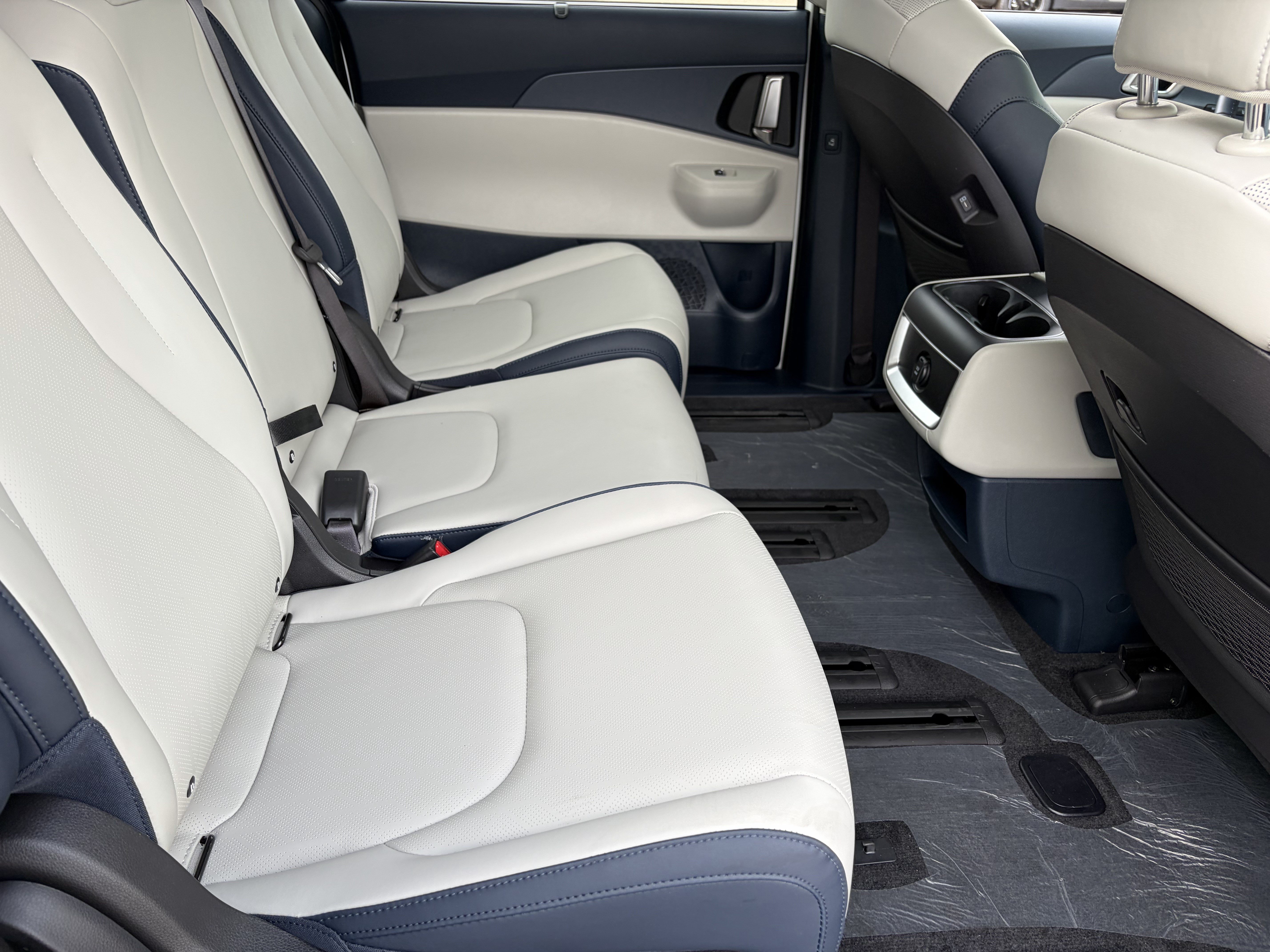 New 2026 Kia Carnival EX FWD image 11
