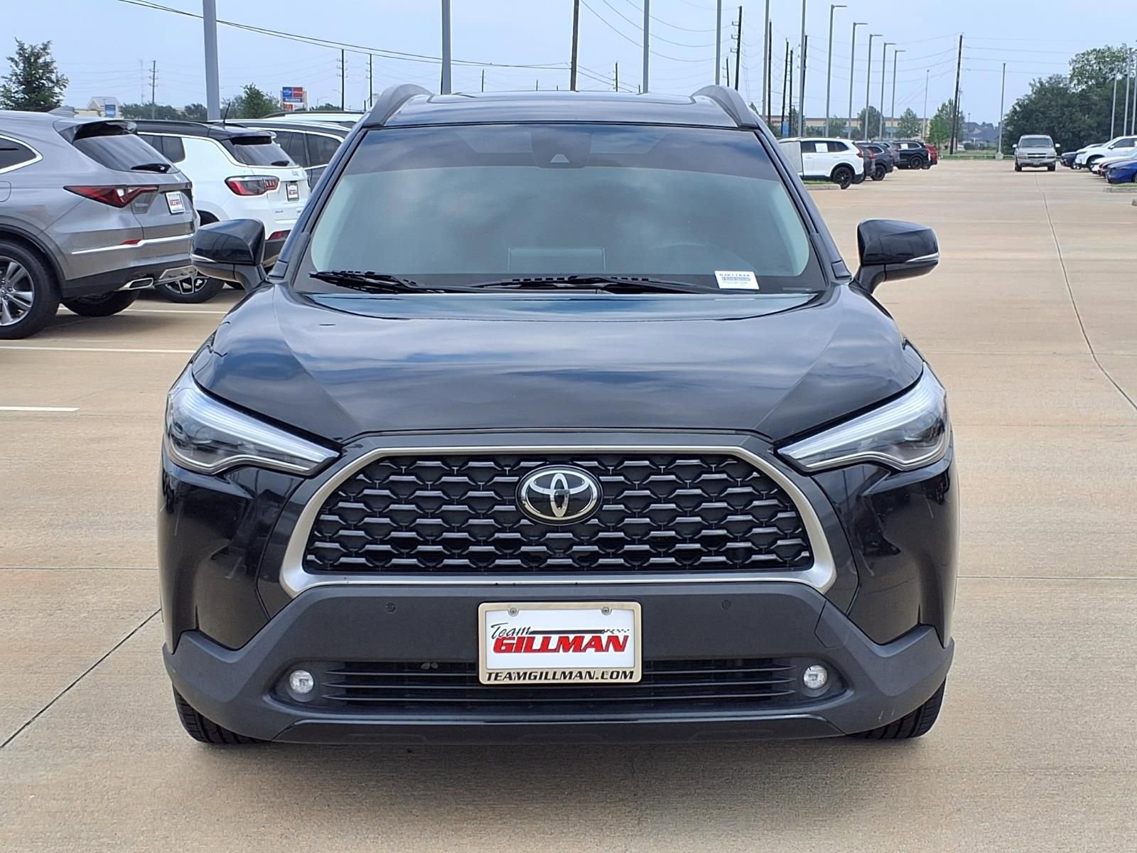 Used 2022 Toyota Corolla Cross XLE w/ Convenience Package FWD image 5