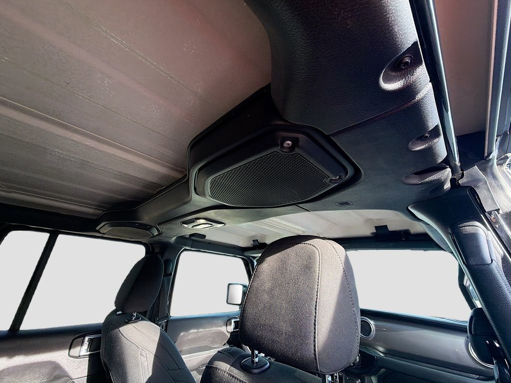 Used 2020 Jeep Wrangler Unlimited Sahara image 37