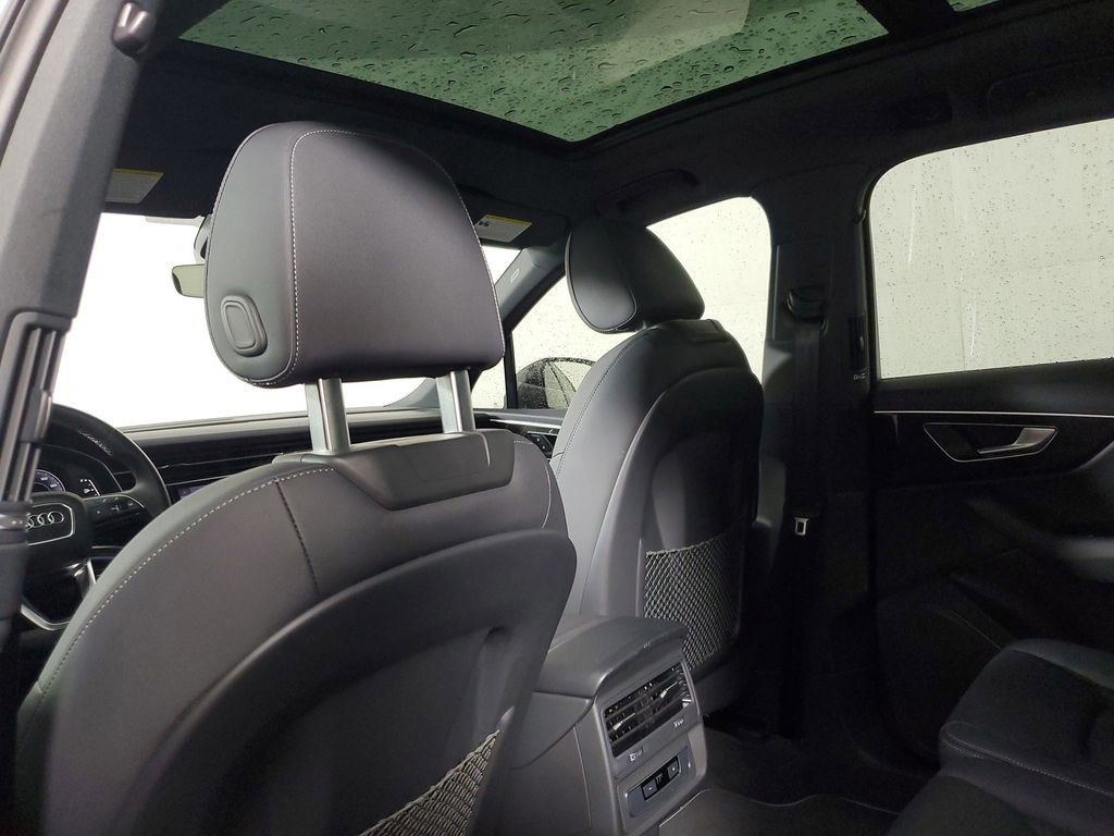 Used 2025 Audi Q7 2.0T Premium w/ Convenience Package image 13