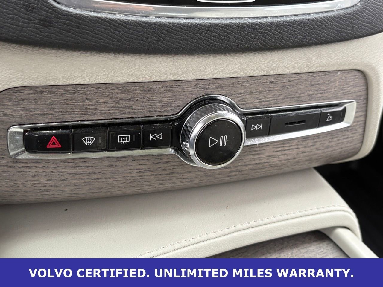 Certified 2024 Volvo XC90 T8 Plus w/ Protection Package Premier image 21