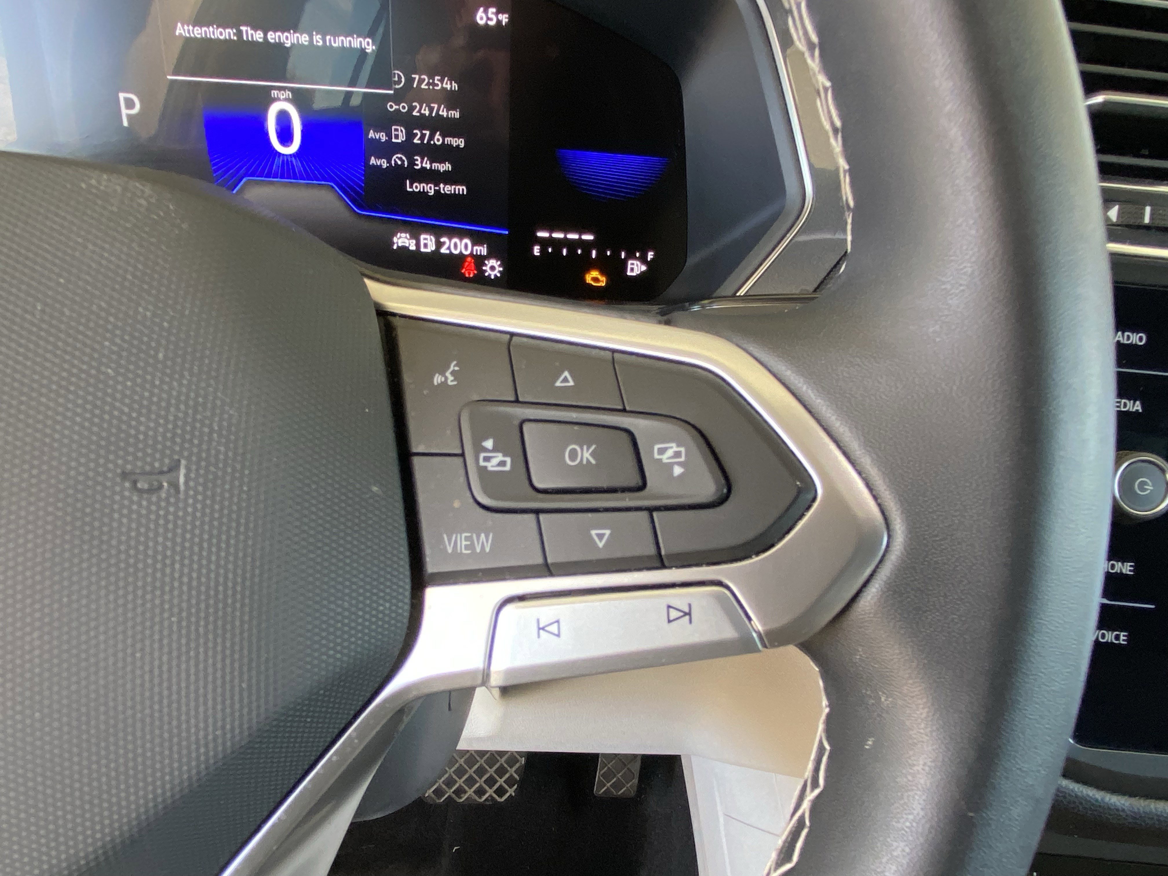 Used 2023 Volkswagen Tiguan SE w/ Panoramic Sunroof Package image 7