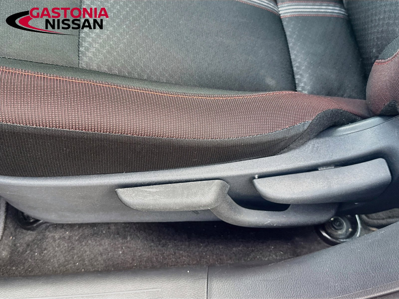Used 2024 Nissan Versa SR FWD image 25