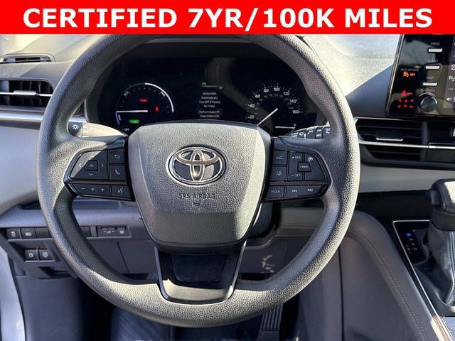 Used 2024 Toyota Sienna LE image 18