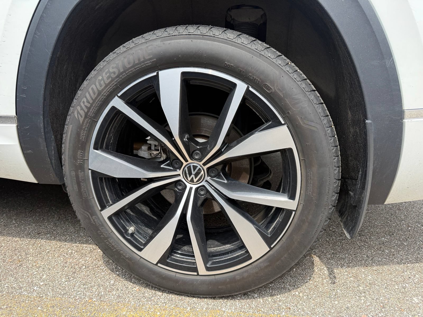 Used 2024 Volkswagen Atlas SEL Premium R-Line AWD/4WD image 9