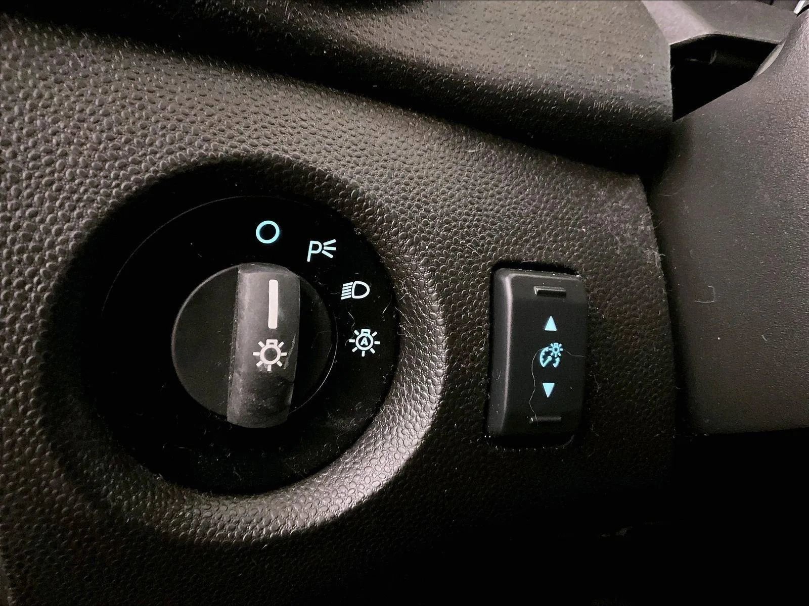 Certified 2019 Ford Fiesta SE image 30