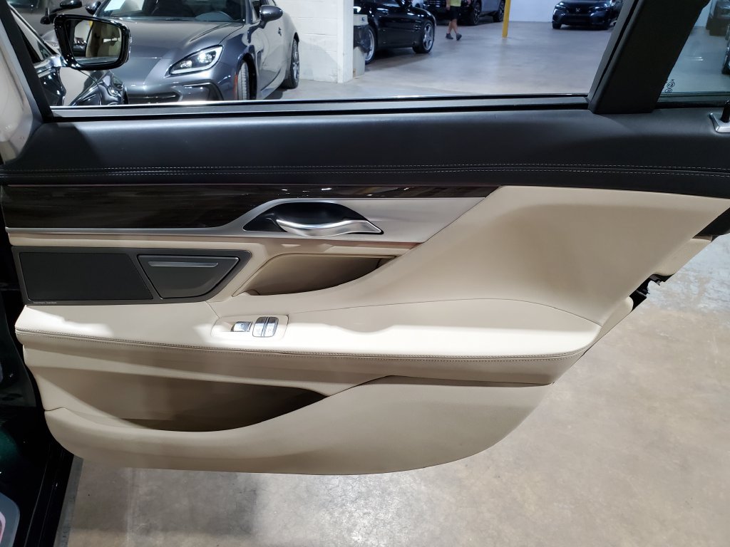 Used 2016 BMW 750i xDrive AWD/4WD image 22
