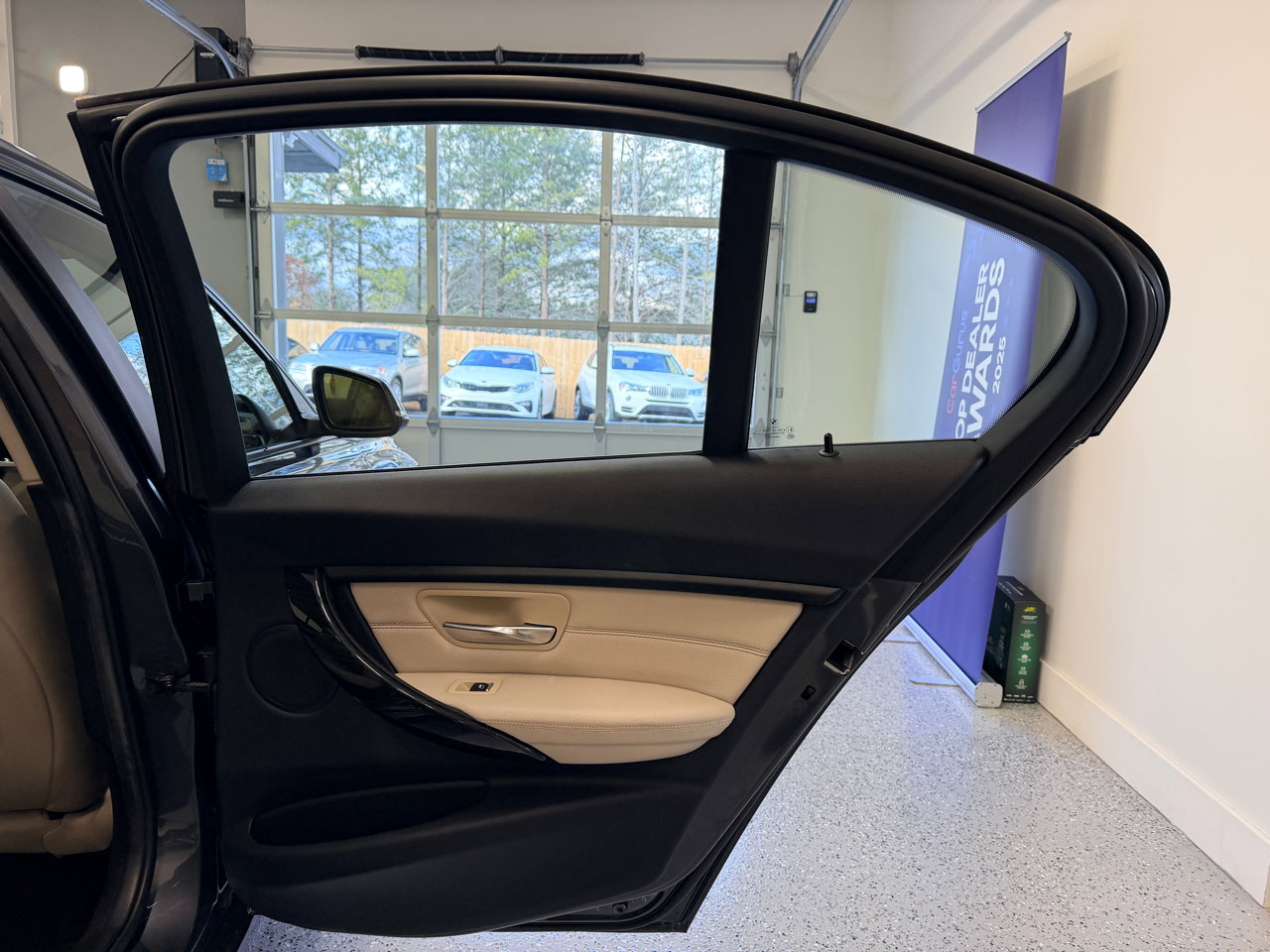 Used 2016 BMW 320i Sedan image 27