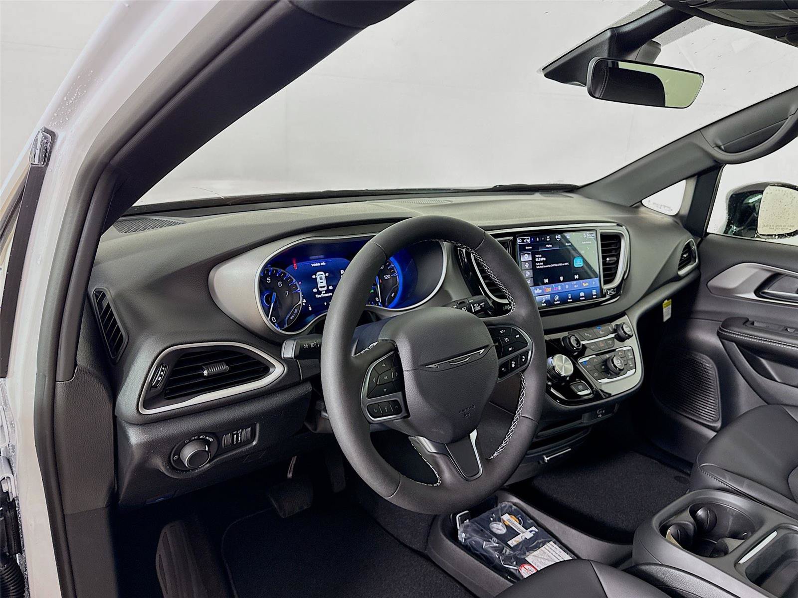 New 2027 Chrysler Pacifica LX FWD image 24
