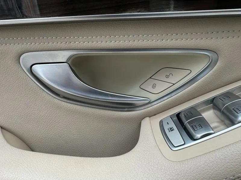 Used 2015 Mercedes-Benz C 300 4MATIC Sedan image 40