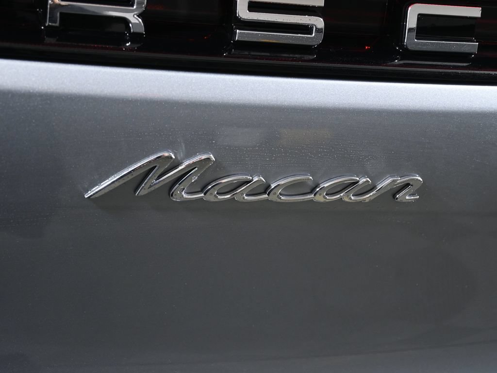 Used 2026 Porsche Macan AWD/4WD image 44