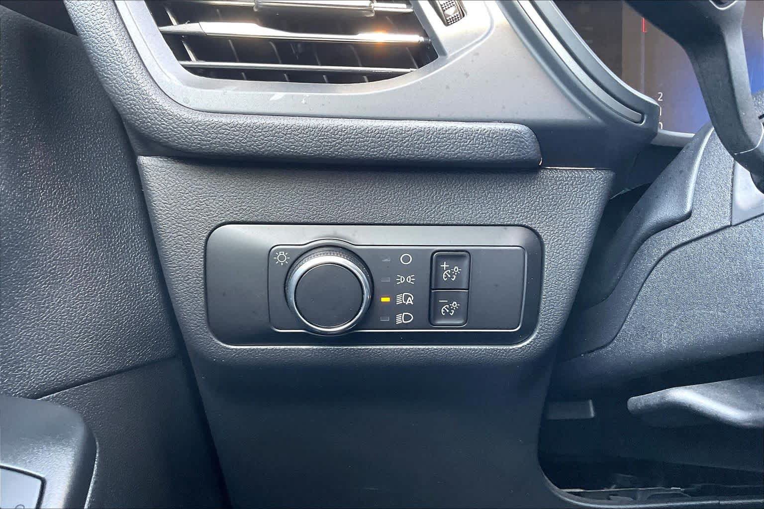 Used 2025 Ford Escape Active AWD/4WD image 33
