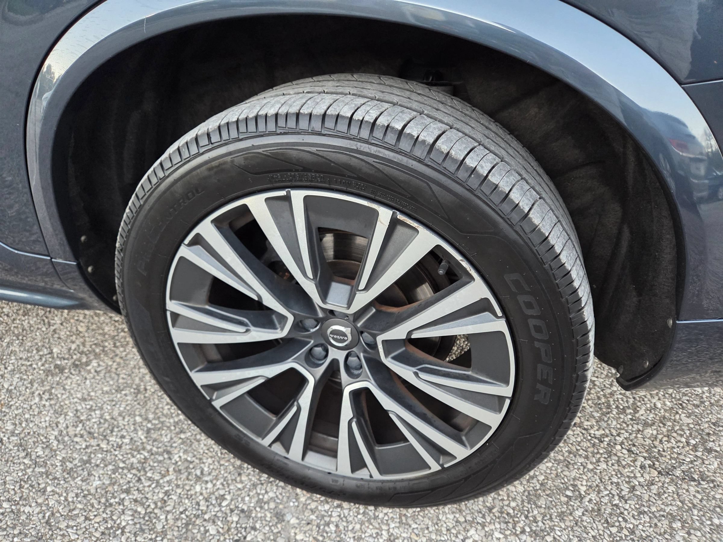 Used 2020 Volvo XC90 T5 Momentum w/ Protection Package AWD/4WD image 7