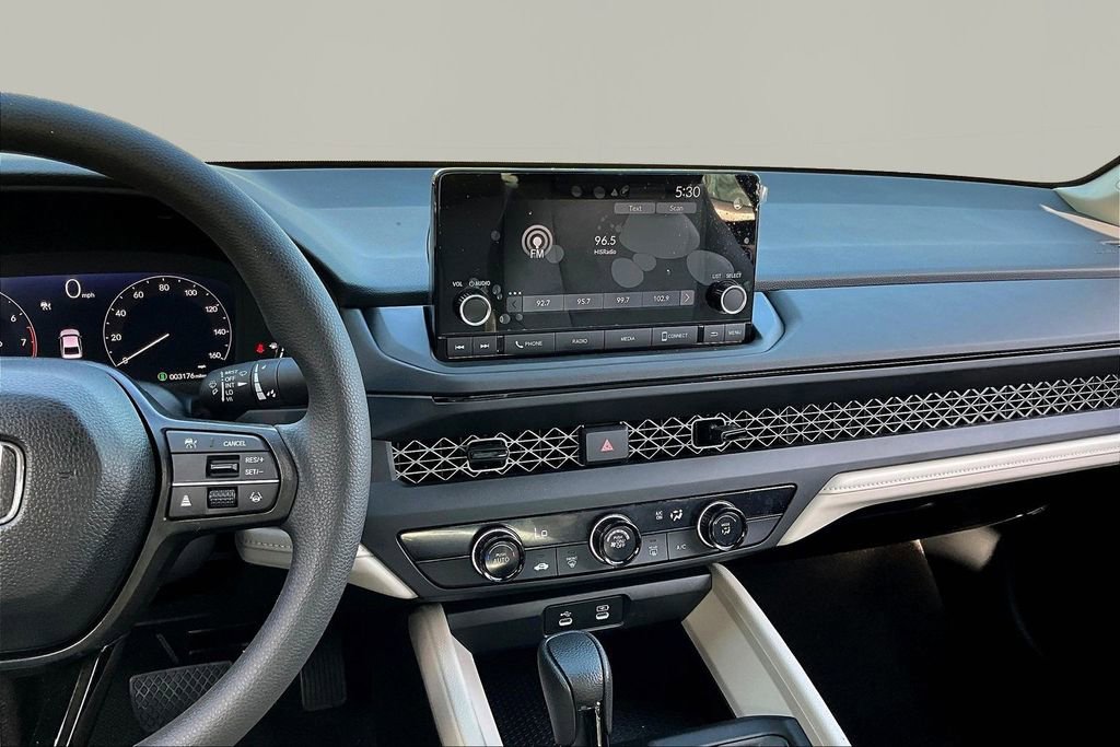 Certified 2025 Honda Accord LX image 9