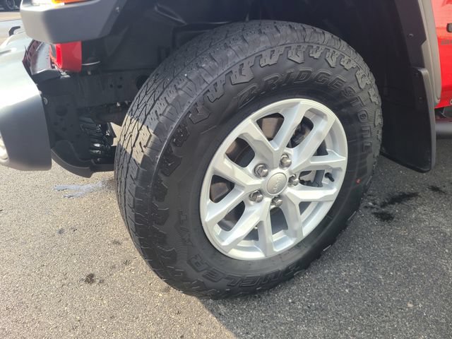 Used 2023 Jeep Gladiator Sport AWD/4WD image 10