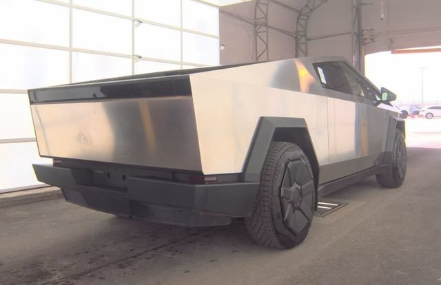 Used 2025 Tesla Cybertruck 2WD Crew Cab image 3