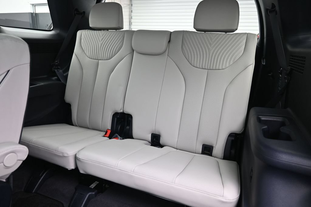 Certified 2025 Hyundai Palisade Calligraphy AWD/4WD image 13