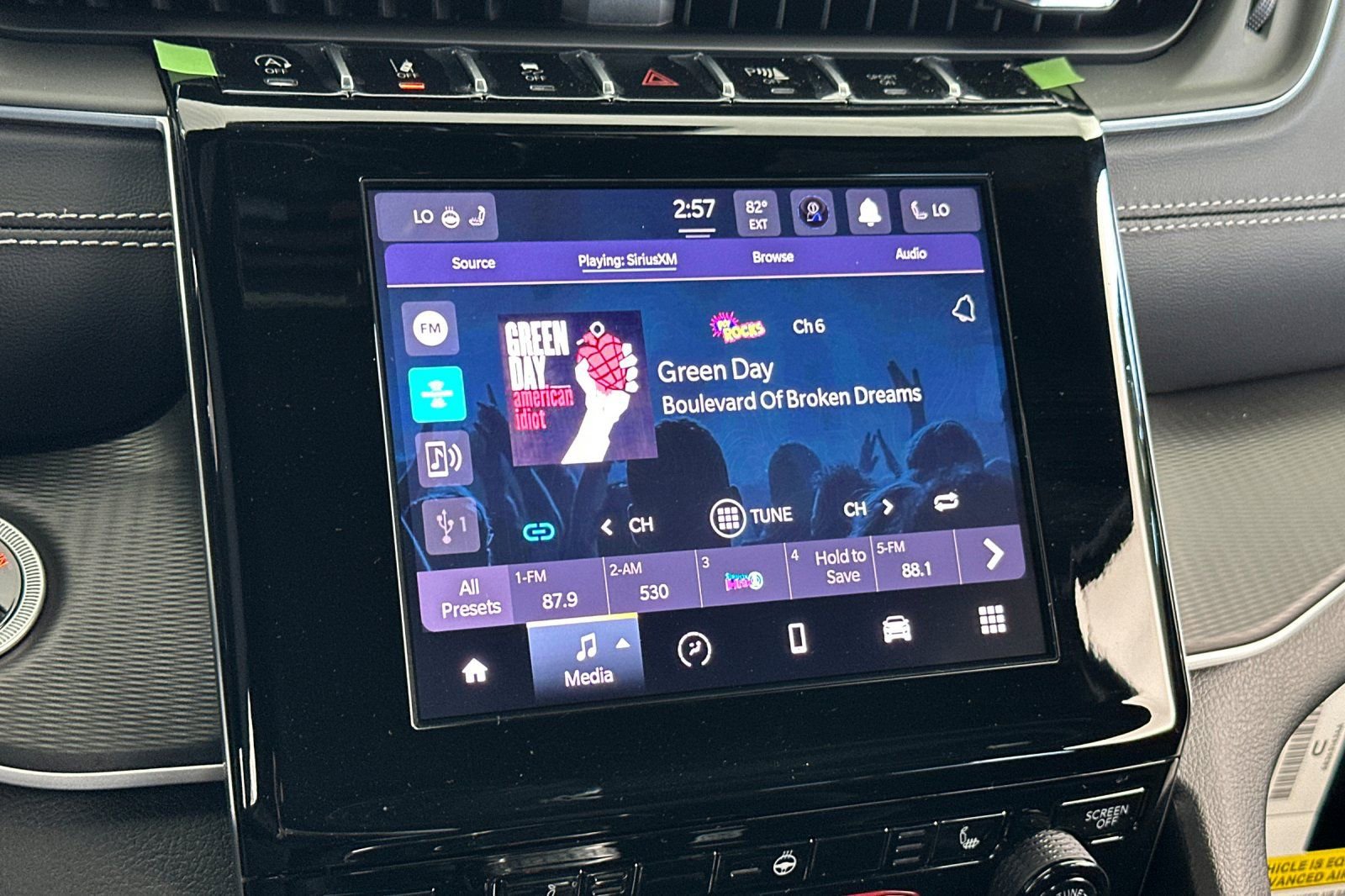 New 2025 Jeep Grand Cherokee Laredo w/ Luxury Tech Group I image 19