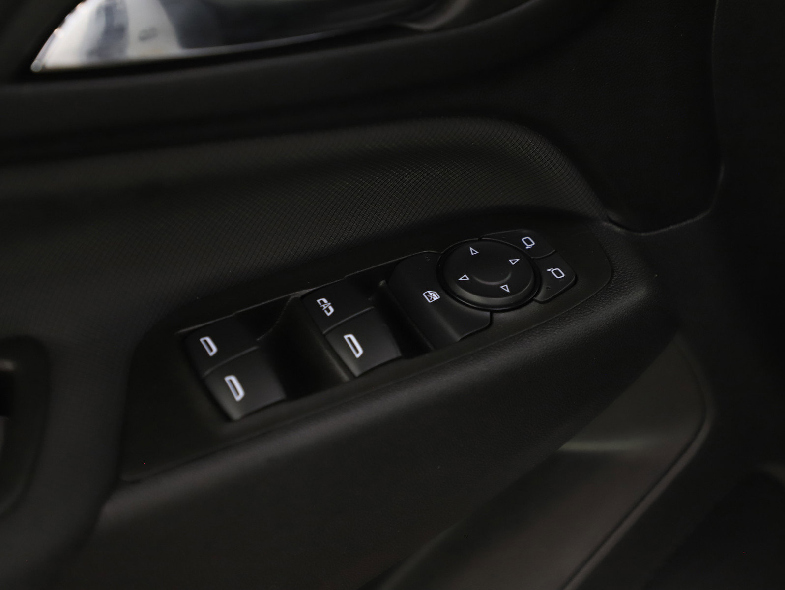 Used 2024 Chevrolet Equinox RS w/ RS Leather Package image 20