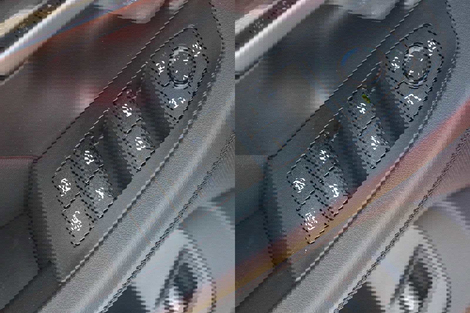 Used 2025 BMW M5 image 29