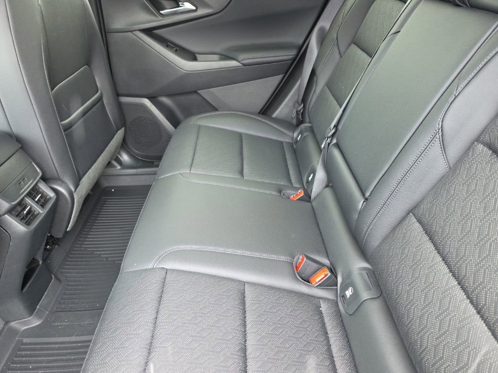 Used 2026 Chevrolet Equinox LT w/ Convenience Package II image 21