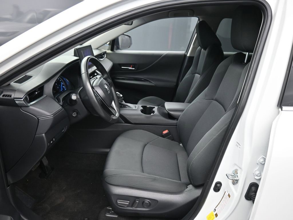 Certified 2024 Toyota Venza LE image 18