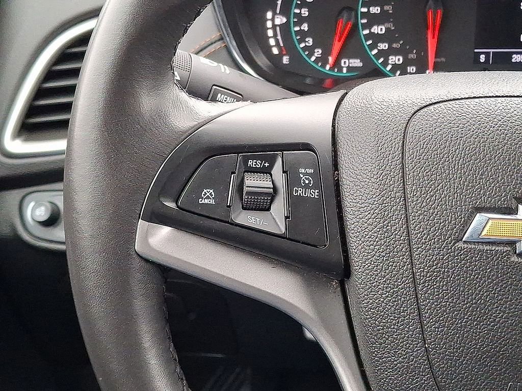 Used 2020 Chevrolet Trax LT w/ LT Convenience Package image 20