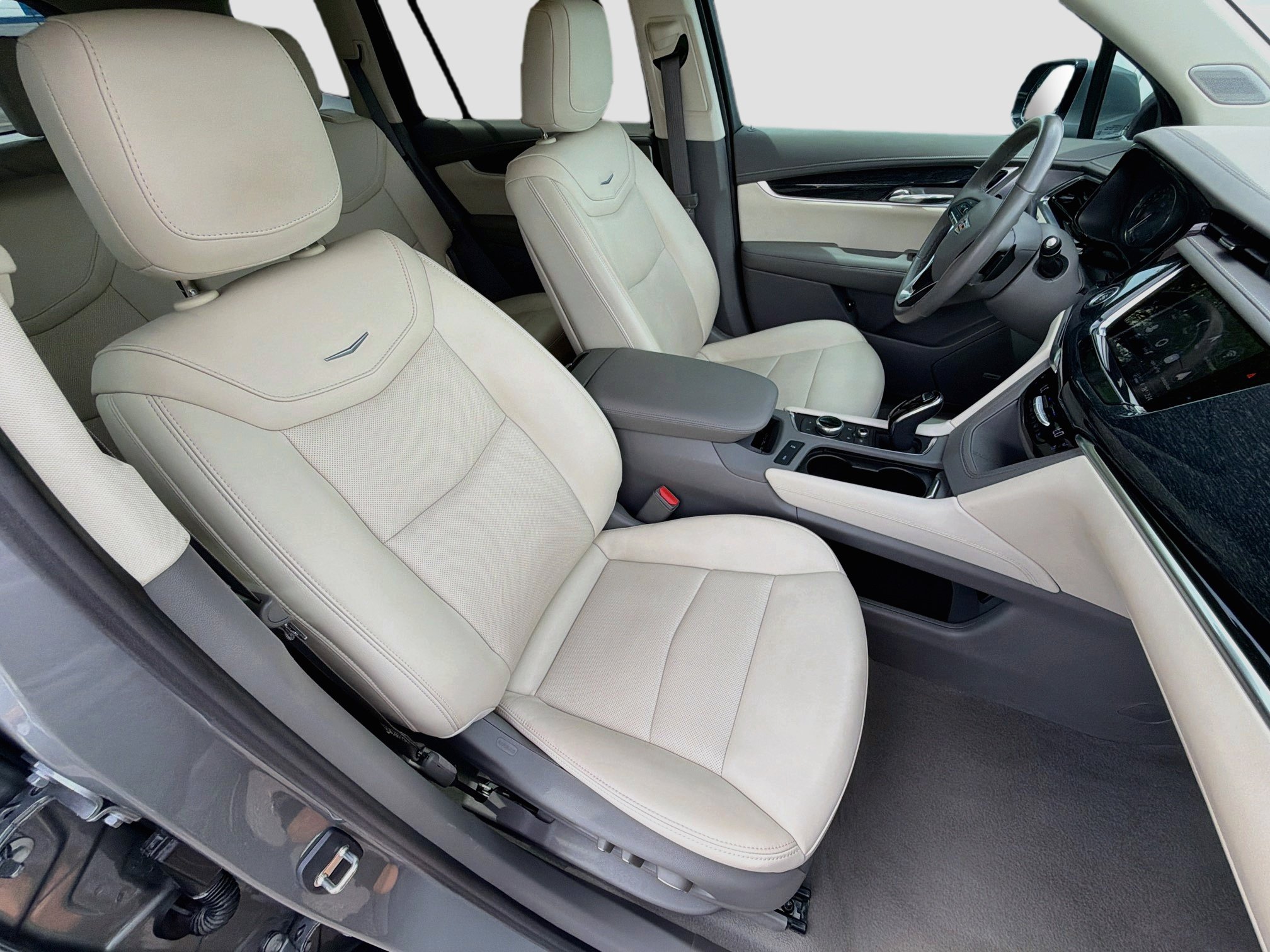 Certified 2024 Cadillac XT6 Premium Luxury w/ Technology Package FWD image 31