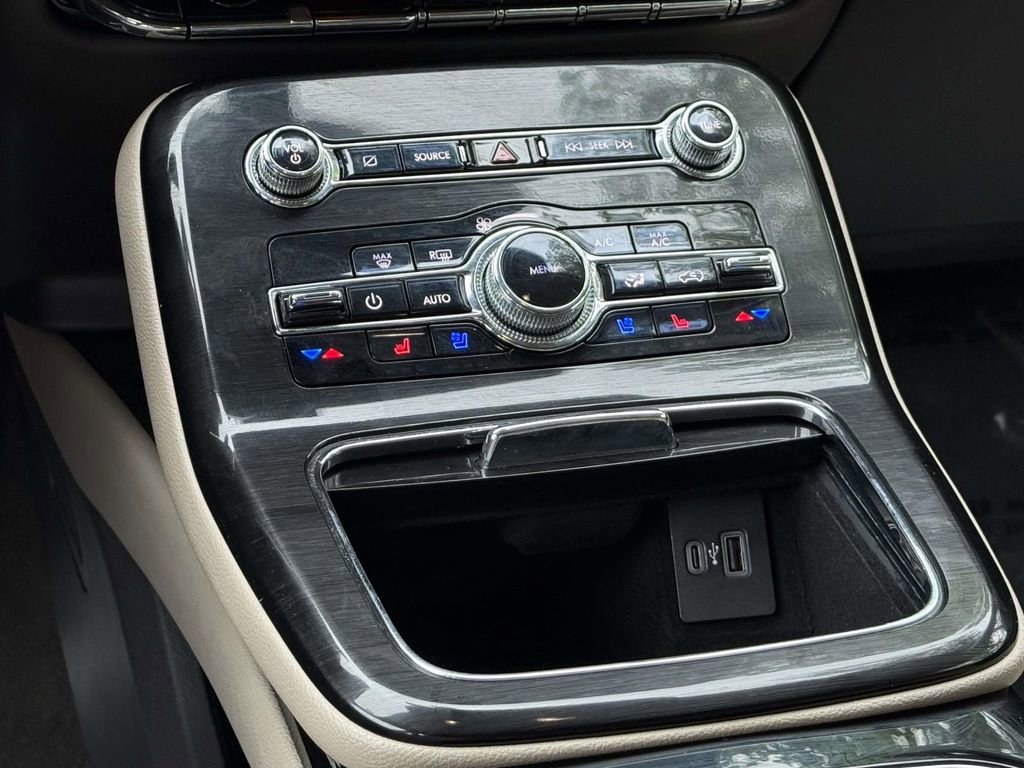 Used 2023 Lincoln Nautilus Reserve AWD/4WD image 18