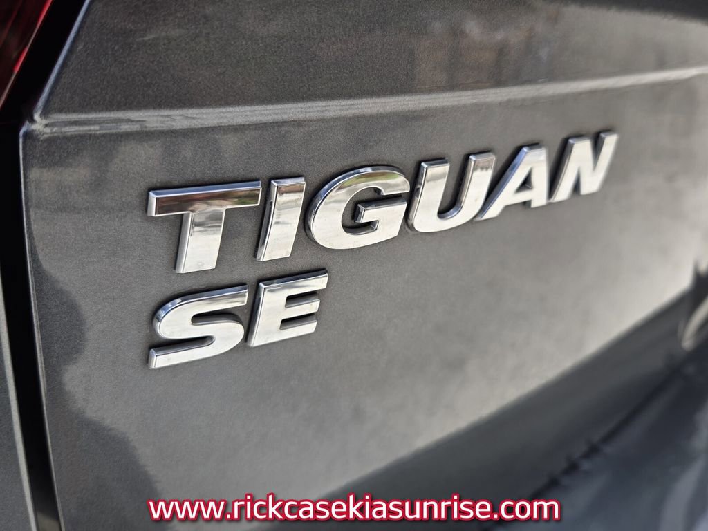 Used 2018 Volkswagen Tiguan SE FWD image 15
