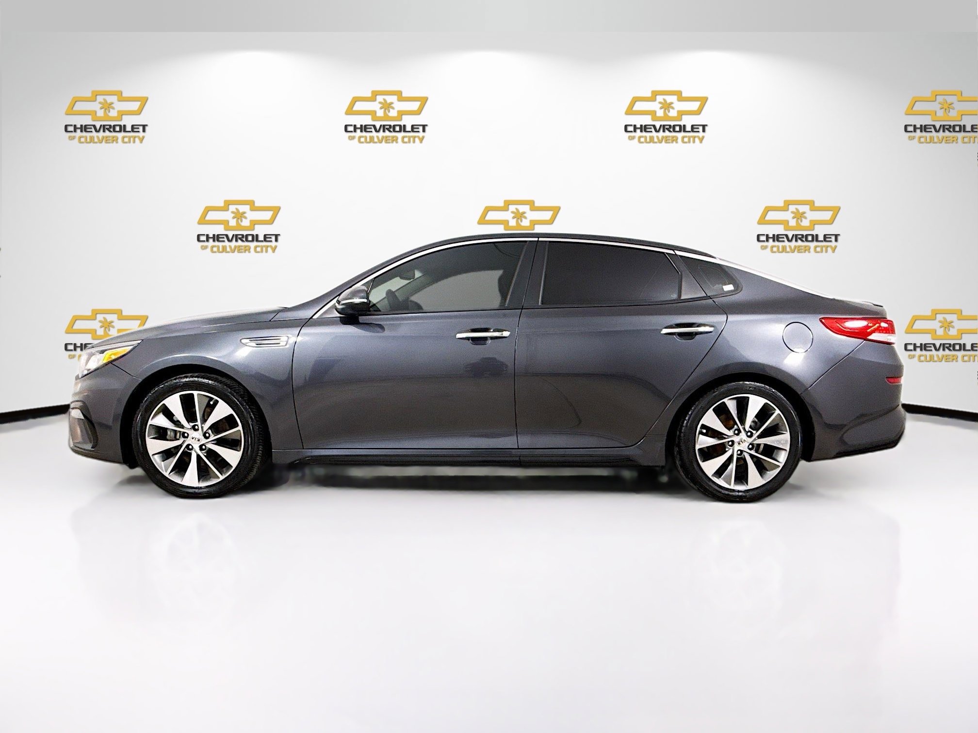 Used 2019 Kia Optima S image 4