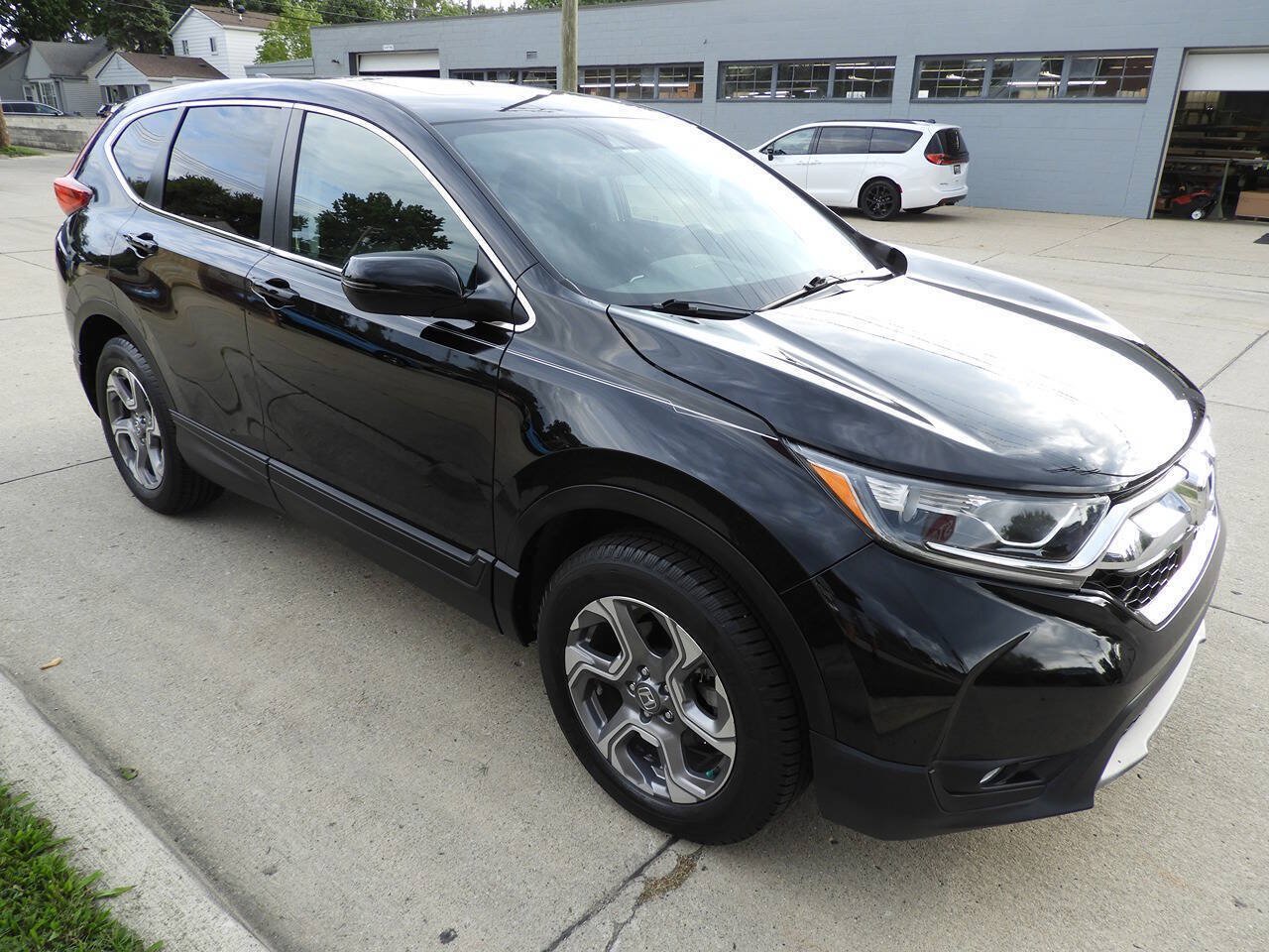Used 2018 Honda CR-V EX image 10