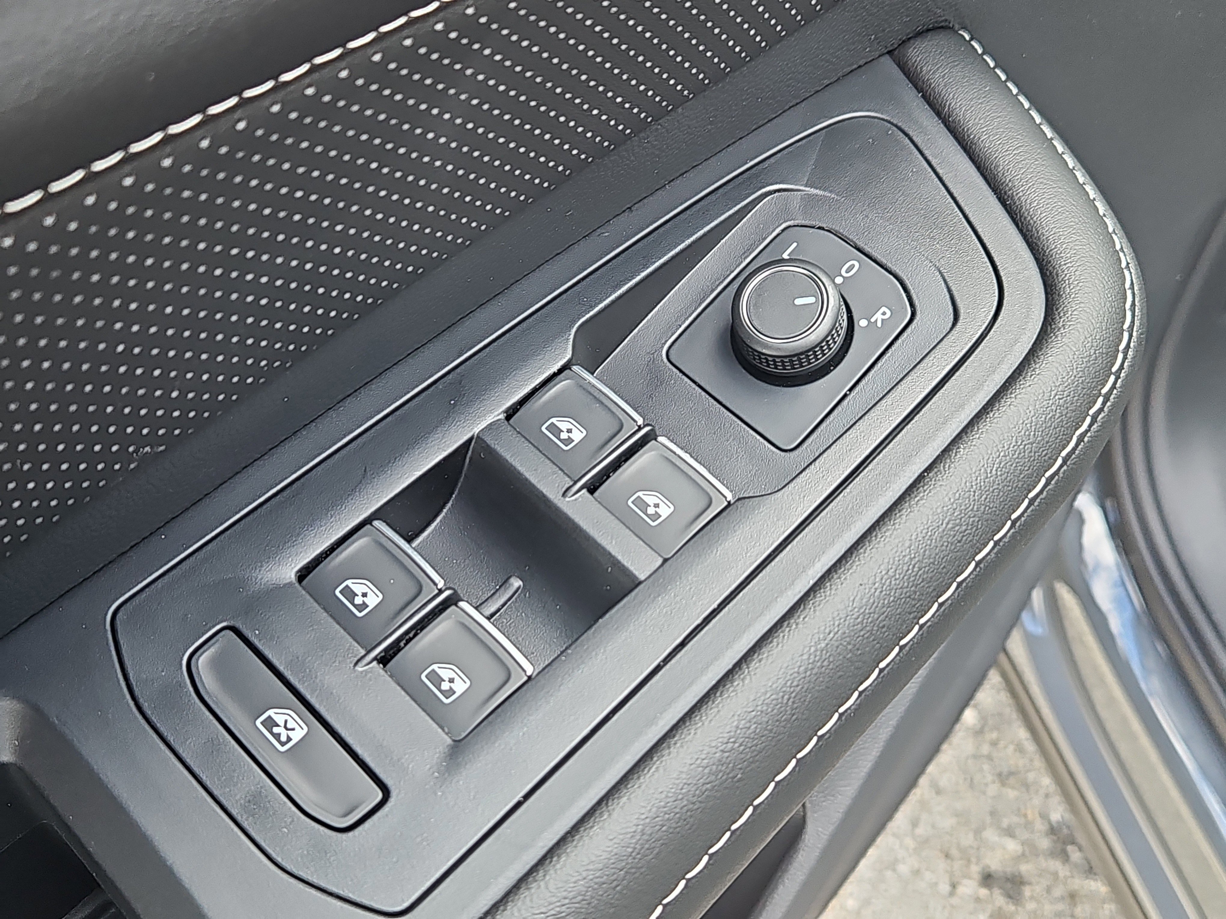 New 2026 Volkswagen Atlas SEL image 7