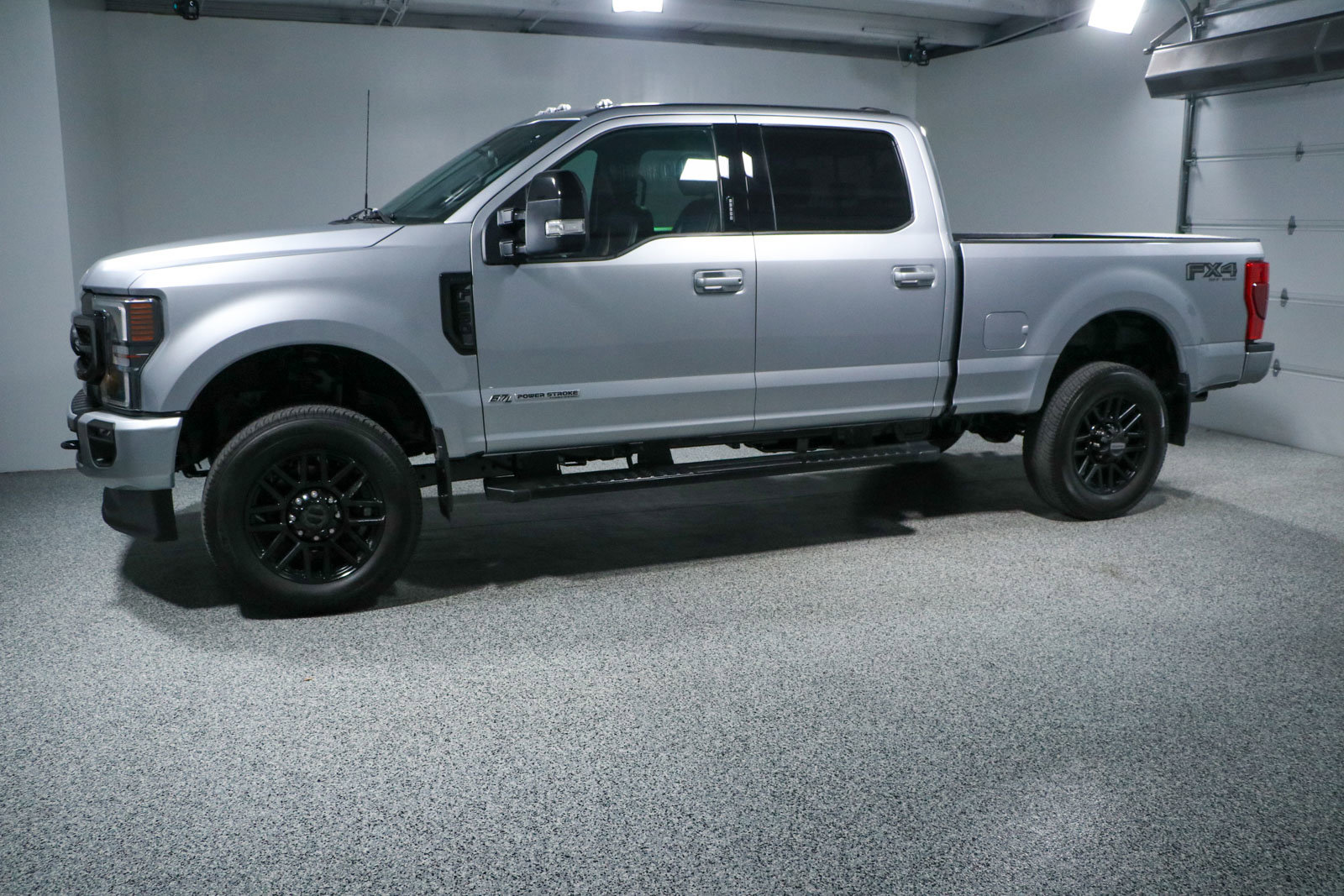 Used 2022 Ford F250 Lariat w/ Black Appearance Package image 10