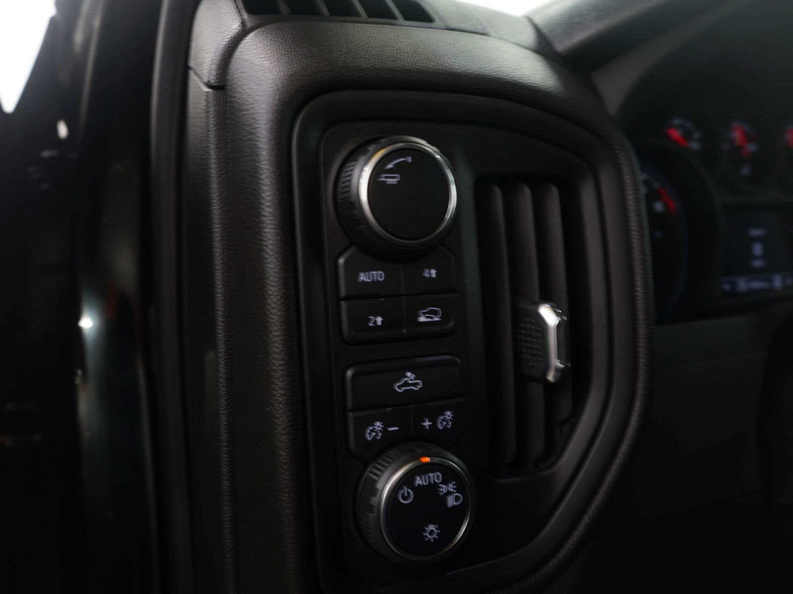 Used 2024 Chevrolet Silverado 1500 Custom w/ Turbomax Blackout Package image 23