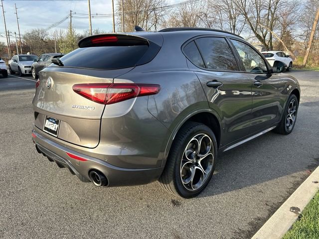 Used 2023 Alfa Romeo Stelvio Veloce image 8