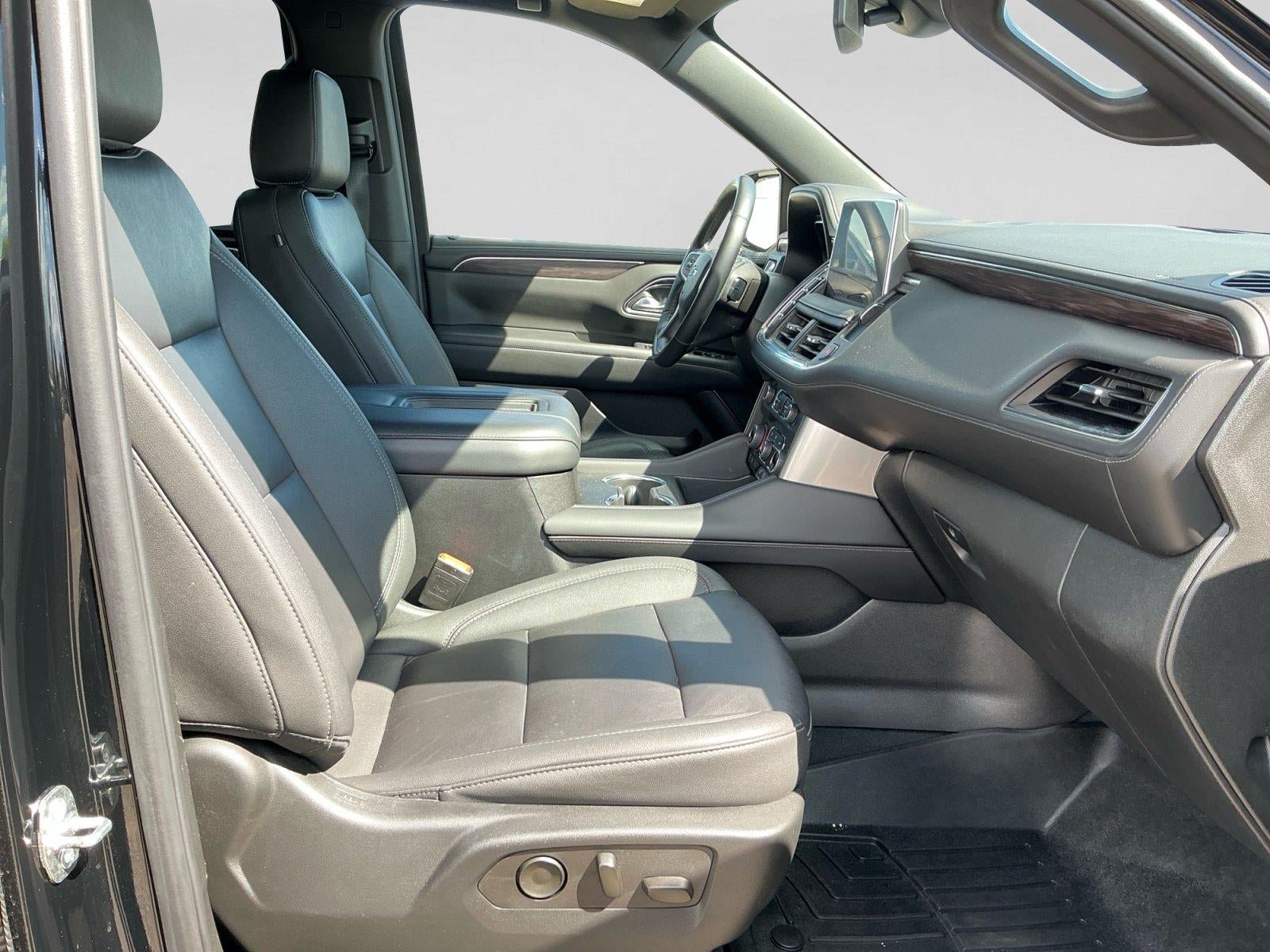 Used 2024 Chevrolet Tahoe Z71 w/ Luxury Package AWD/4WD image 15