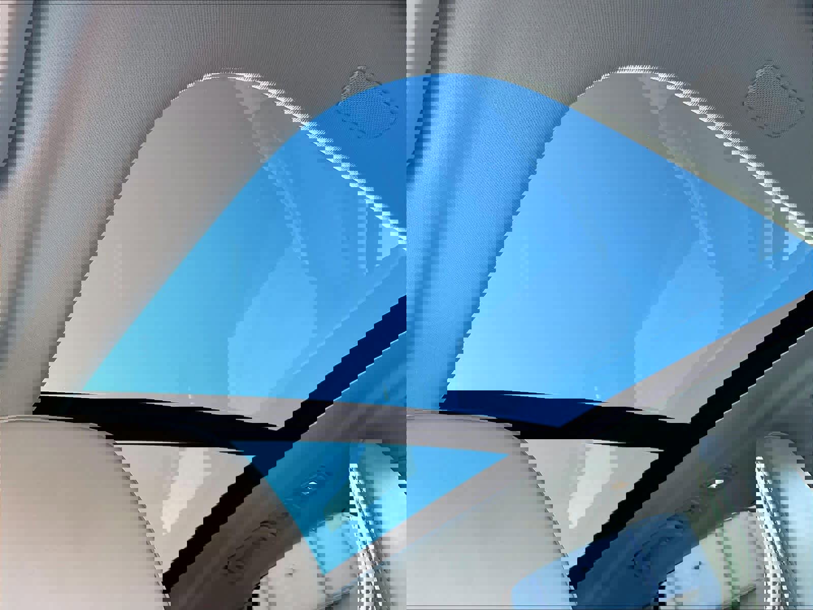 Used 2023 Volvo XC60 T8 Ultimate w/ Climate Package image 24